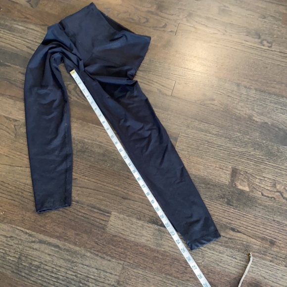 Beyond Yoga Black Leggings XS EUC - Picture 4 of 11